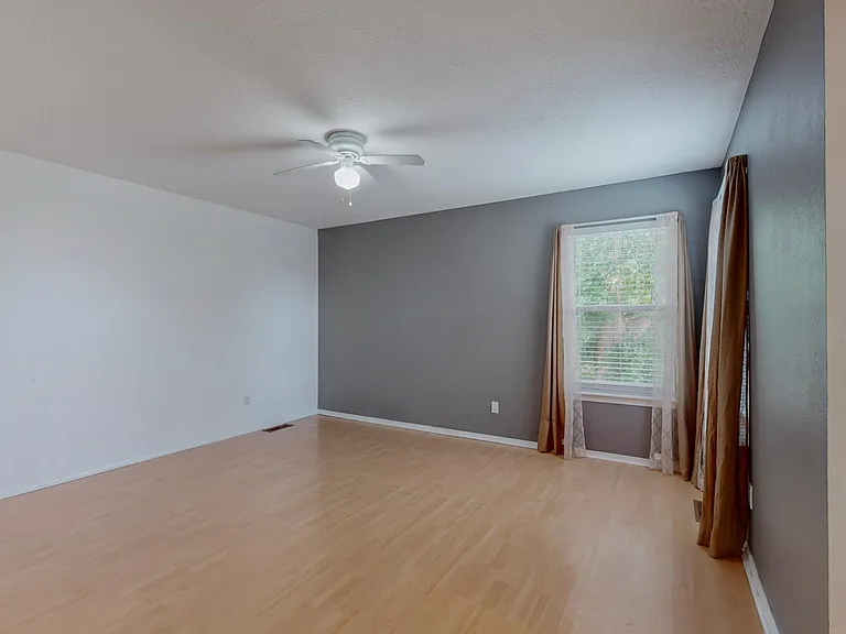 8405 Fairmont Dr NW — Photo 30