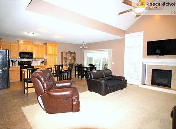 3rd image of 8410 N Paris Ct