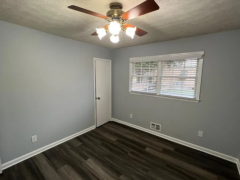 6959 Lockridge Dr — Photo 27