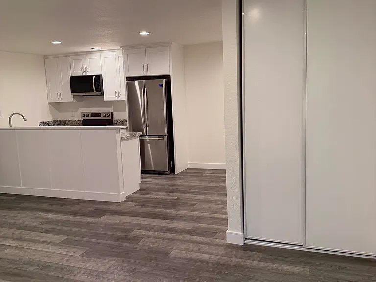 2218 Harrison St — Photo 10