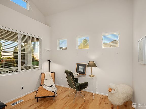 4th image of 16009 24th Street E