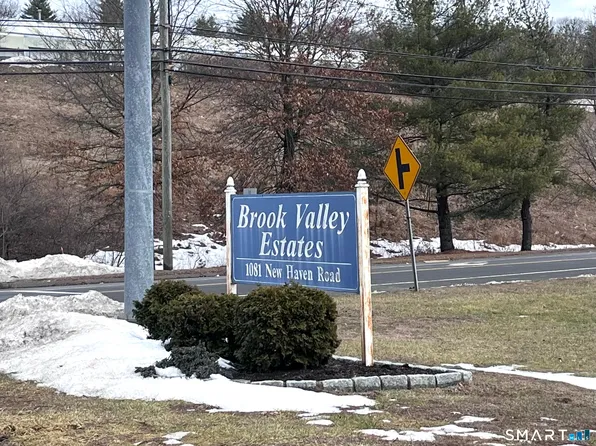 1081 New Haven Road #11J, Naugatuck, CT 06770