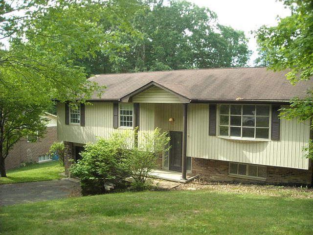 1st image of 119 Brookwood Ln