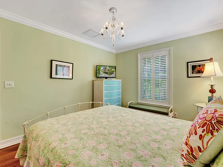 306 N Swinton Ave — Photo 23
