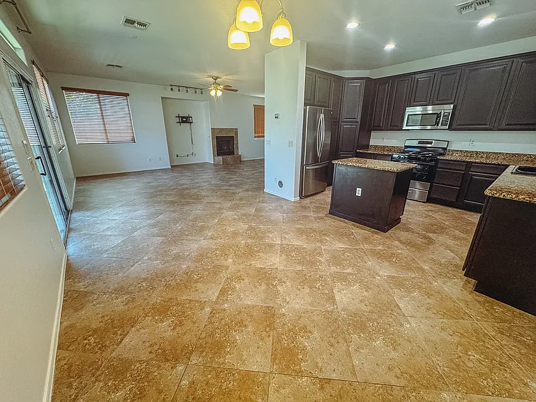 3073 S Passion Dr — Photo 2