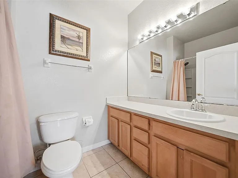 2402 Caravelle Cir — Photo 12