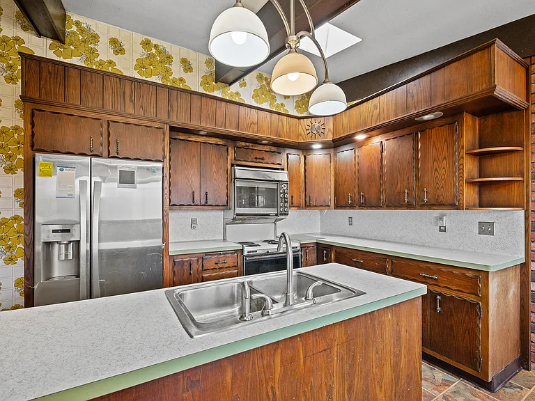 100 Leonard Rd — Photo 11