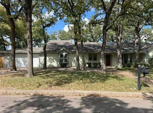 208 Shelmar Dr, Euless, TX 76039