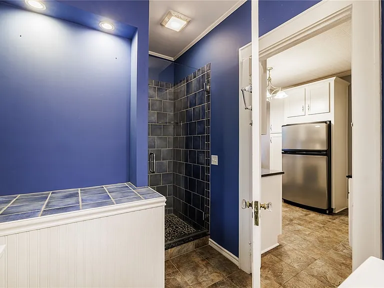 100 Highland Ave #1 — Photo 18