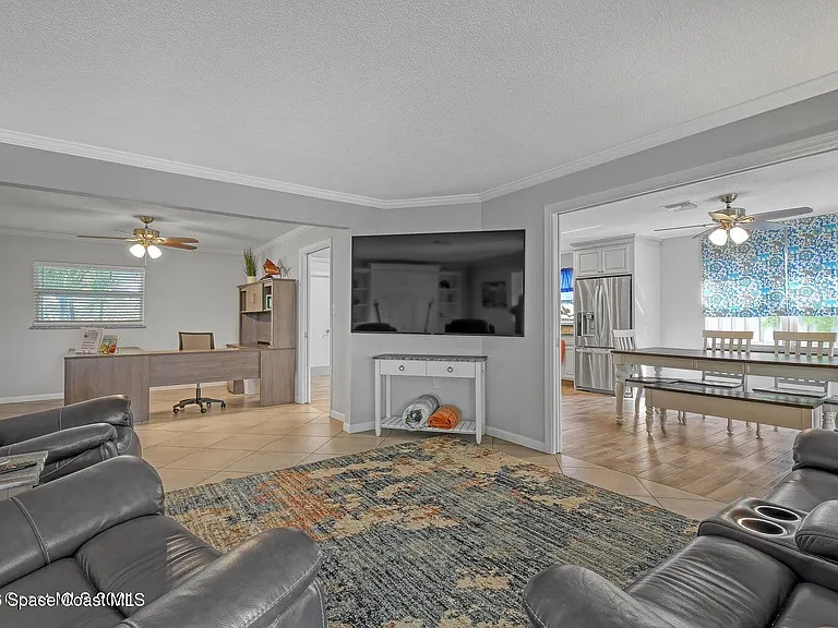 319 Dorset Dr — Photo 7