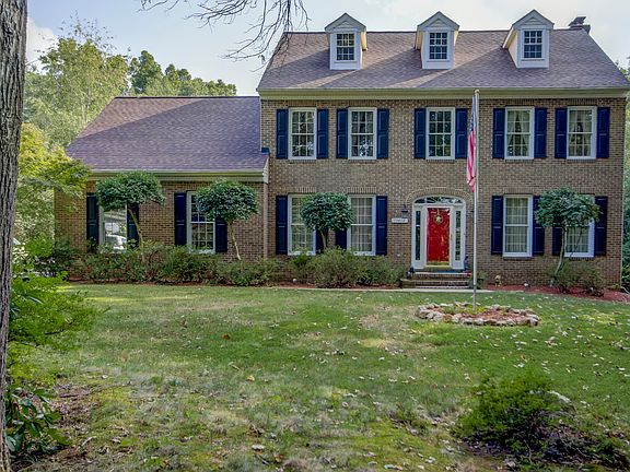 2nd image of 13414 Fox Chase Ln