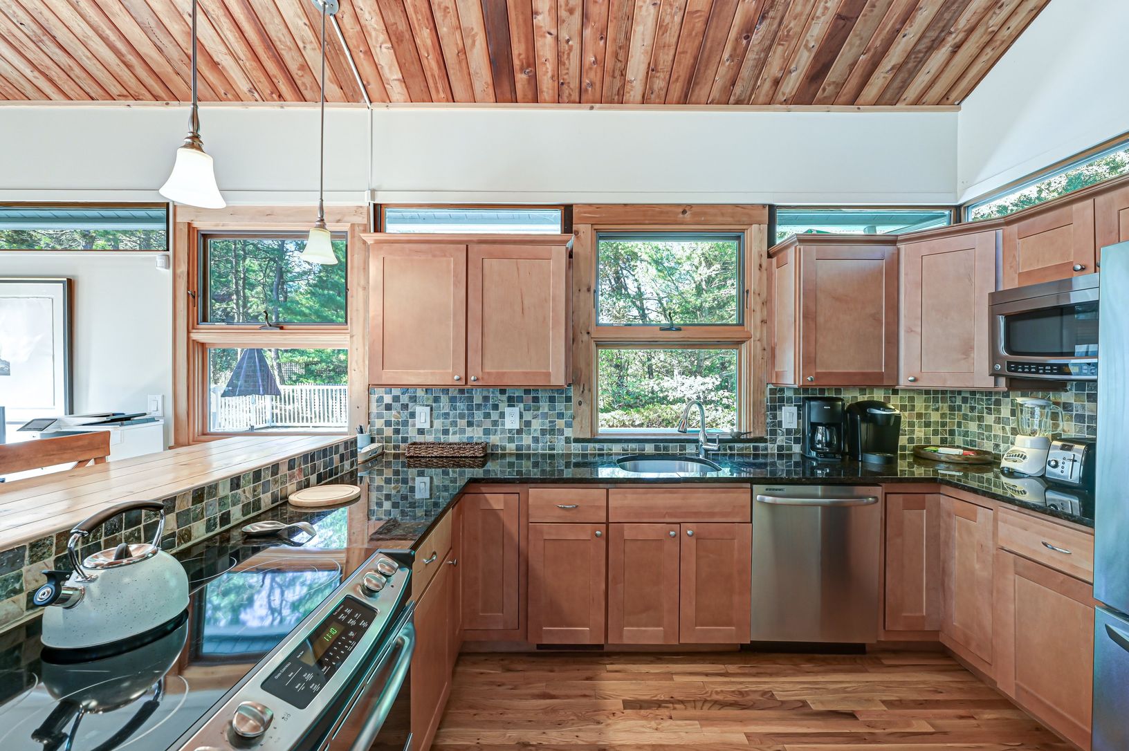  Open Kitchen w Stainless Steel Appliances