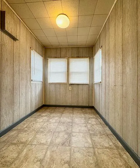 1023 National Ave — Photo 9
