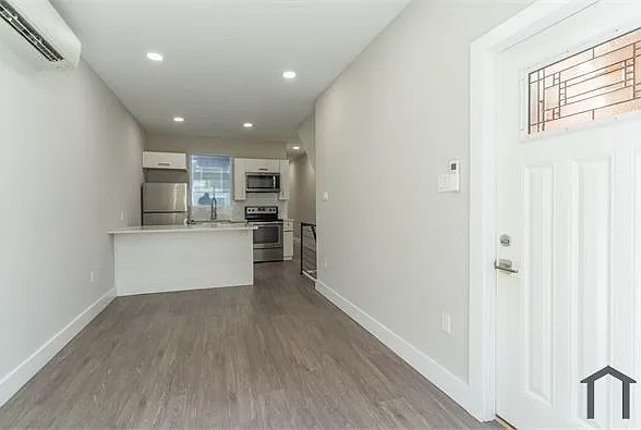 1729 Ingersoll St #A — Photo 7