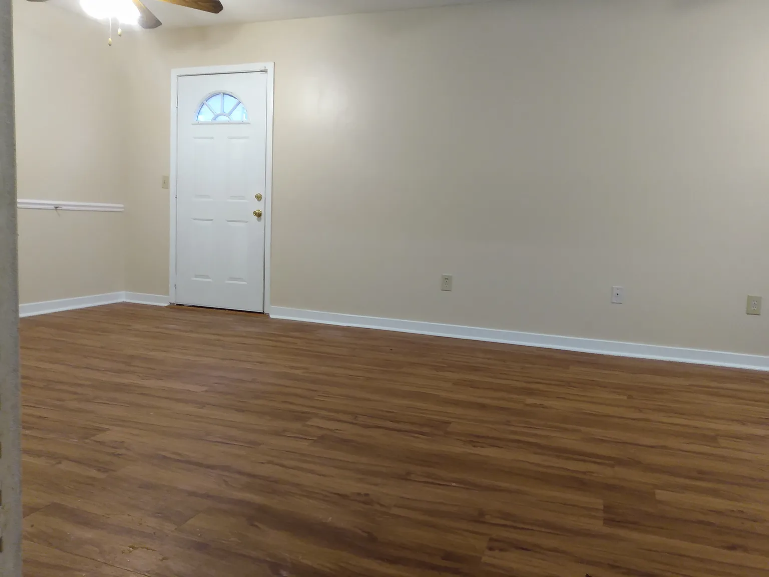 2 bed, $995 — Photo 2