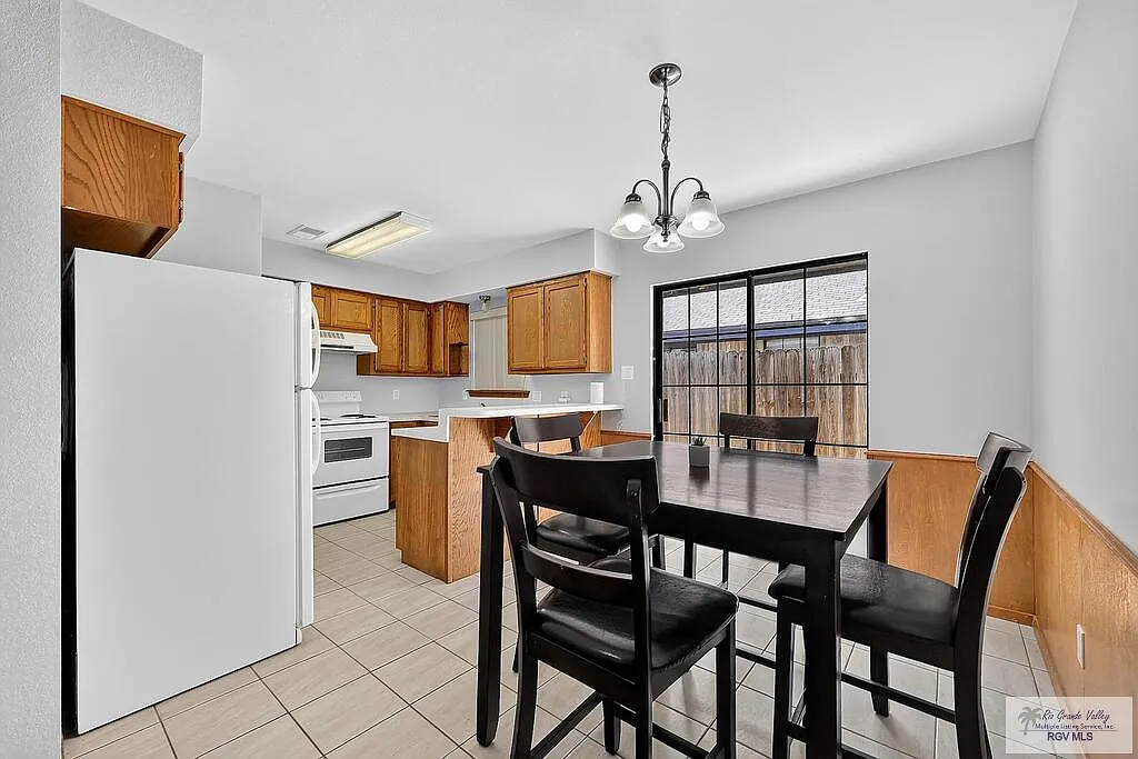 2 bed, 2.0 bath, 1078 sqft, $1,600 — Photo 4