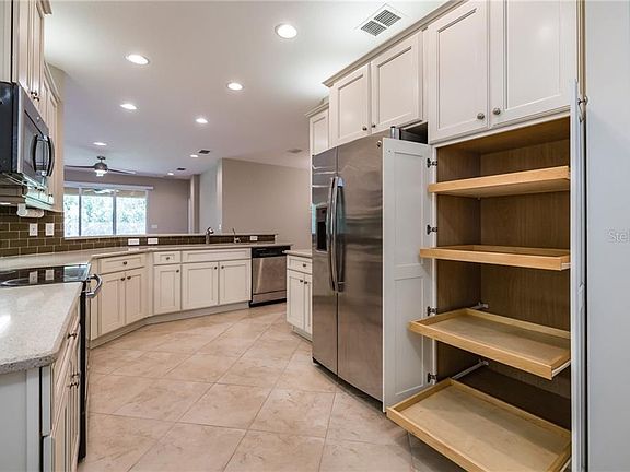3rd image of 15611 Aurora Lake Cir