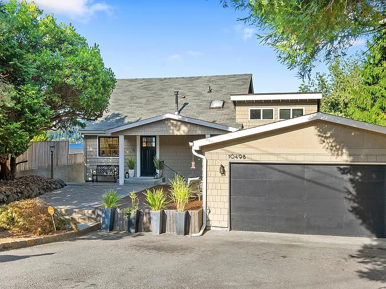 10498 Dixon Dr S — Photo 48