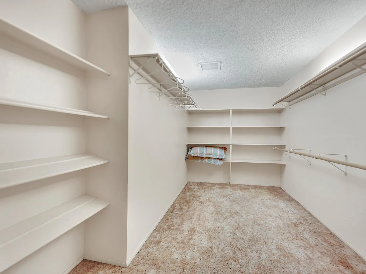 4 bed, 11.0 bath, 8245 sqft, $1,771 — Photo 2