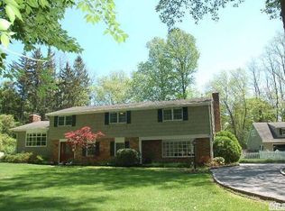 1 Marseille Dr, Locust Valley, NY 11560