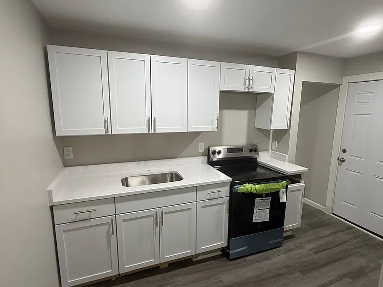 1096 Addison St #2 — Photo 7