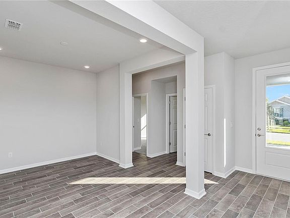3rd image of 13902 Kingfisher Glen Dr
