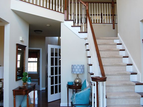 Open two story foyer