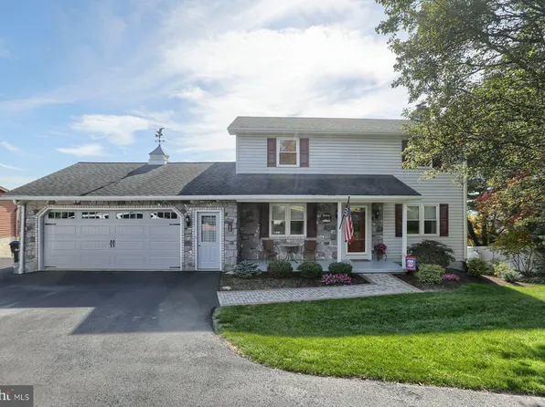 154 Hill Rd, New Holland, PA 17557