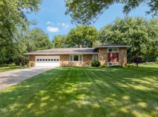 1690 Blackberry Rd, Aurora, IL 60506