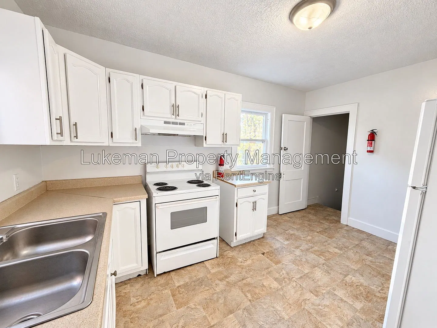 4 bed, 1.5 bath, 1437 sqft, $1,600 — Photo 4