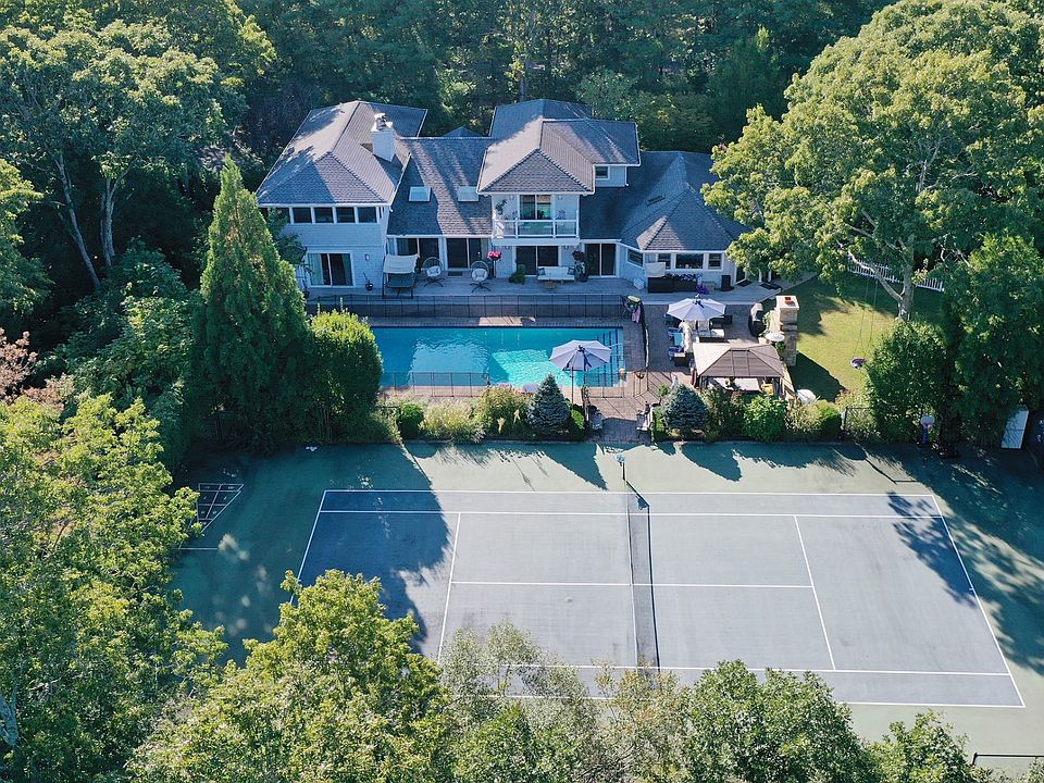1st image of 3 Rosebud Ln