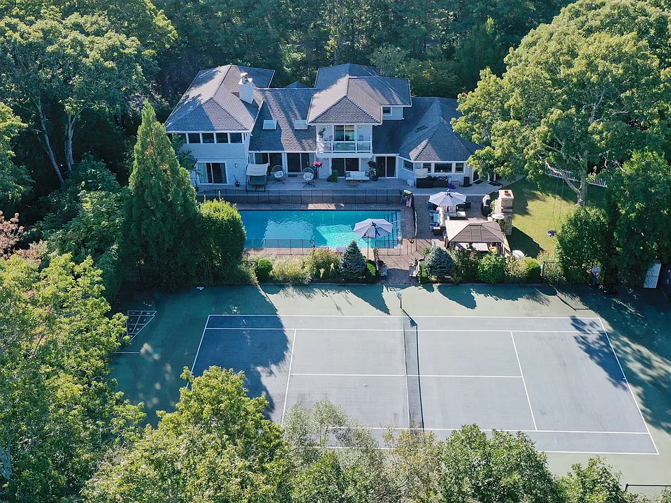 3 Rosebud Ln