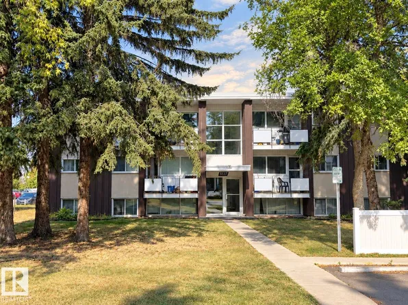 5631 105th St NW #16, Edmonton, AB T6H 2N2