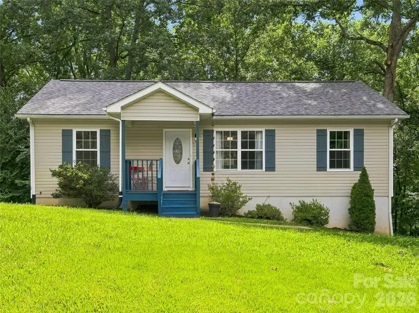1019 Mountain Dr, Candler, NC 28715