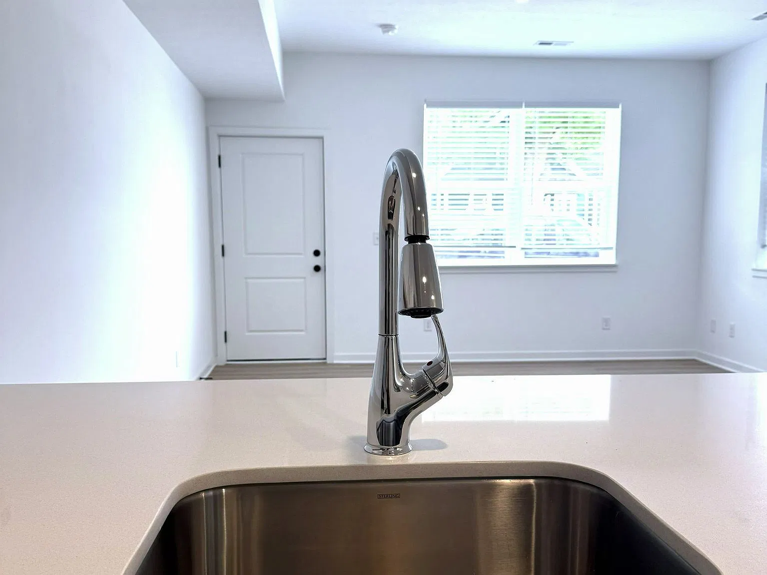 2 bed, 1.5 bath, 1161 sqft, $1,650 — Photo 4