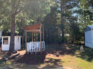 114 Flea Market Dr, Westminster, SC 29693