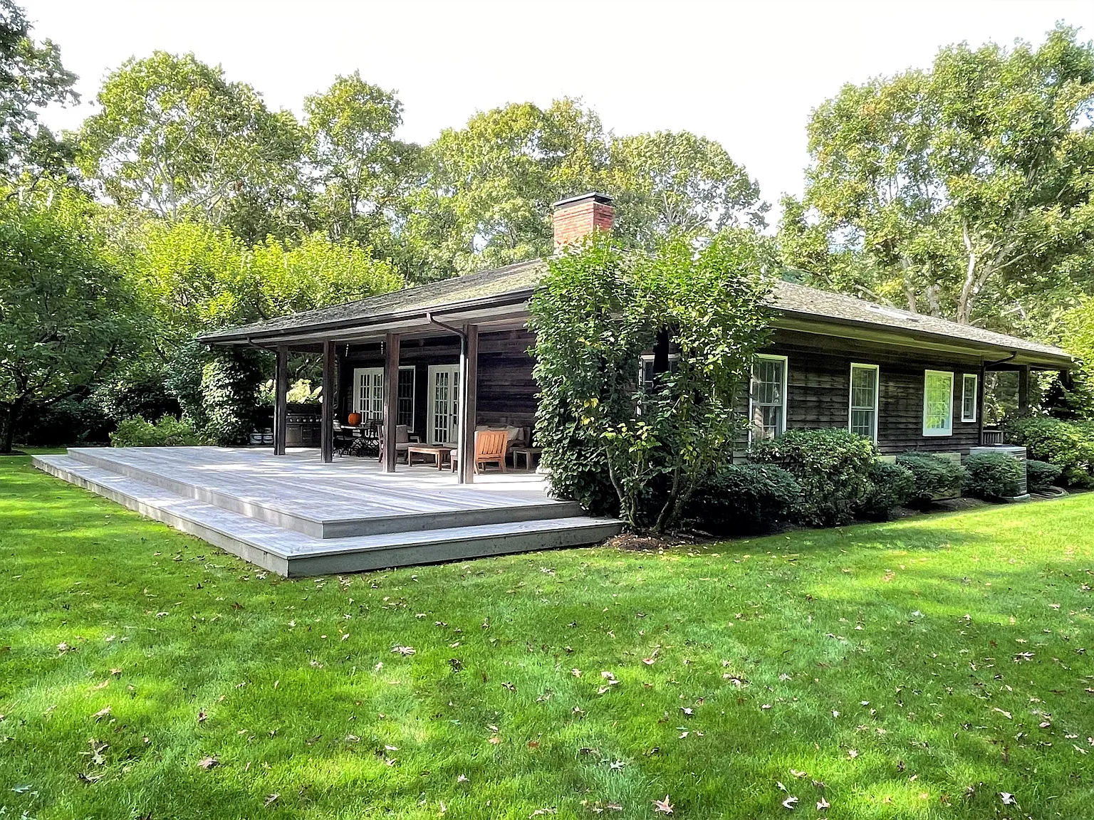 Ultimate Comfort And Privacy In East Hampton — Photo 4