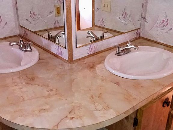 Double sinks in the master b