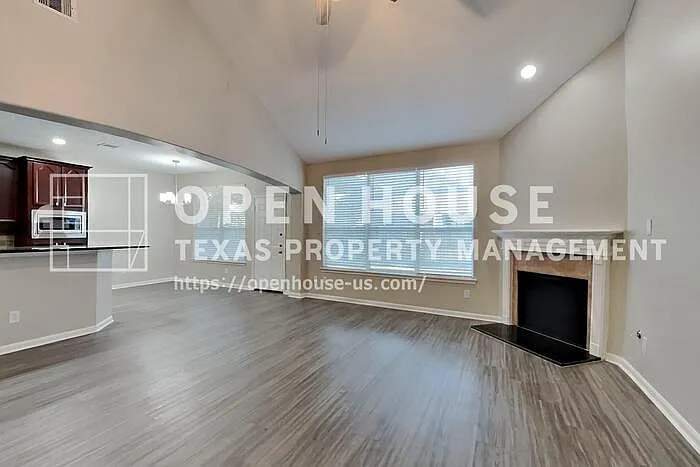4 bed, 3.5 bath, 3089 sqft, $2,650 — Photo 3