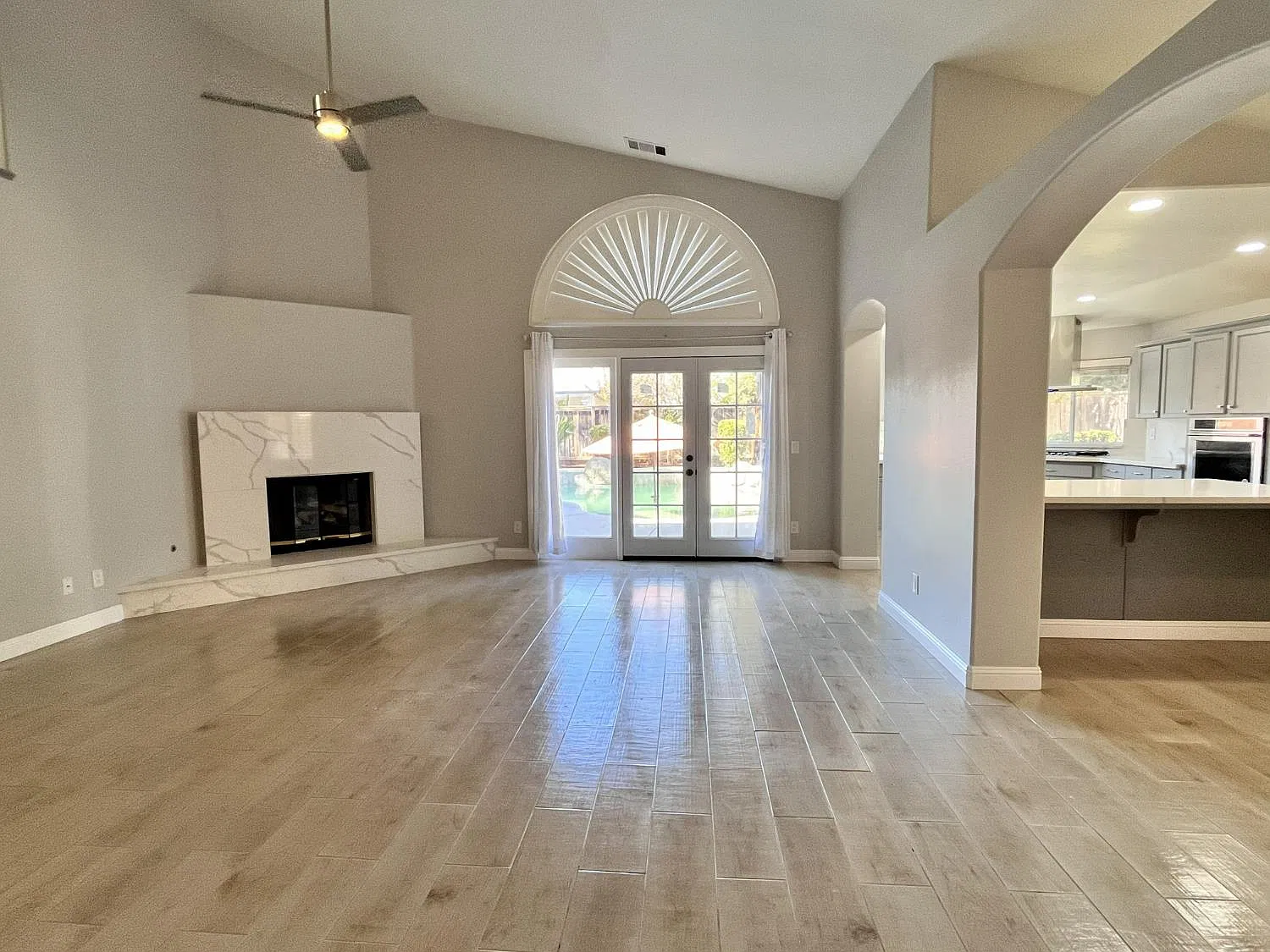 5 bed, 3288 sqft, $3,700 — Photo 4