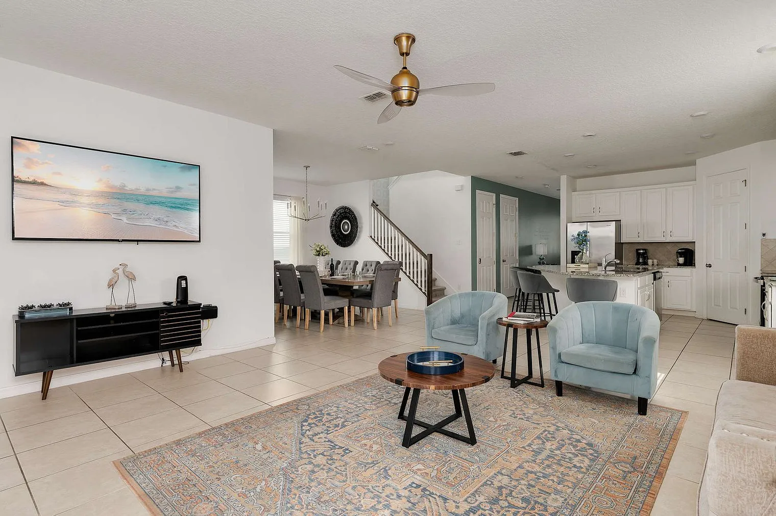 7 bed, 6.0 bath, 3552 sqft, $6,870 — Photo 3