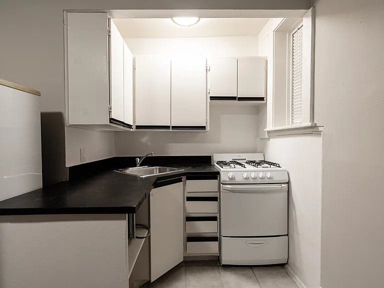 26 Balmoral Ave — Photo 21