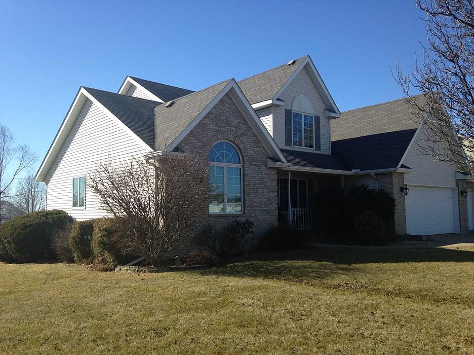 1 1/2 Story on 3/4 acre
