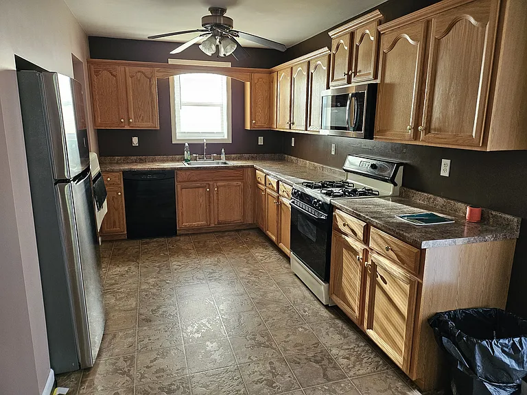 730 Tatum St — Photo 3