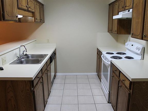 3rd image of 8980 Bradley Dr