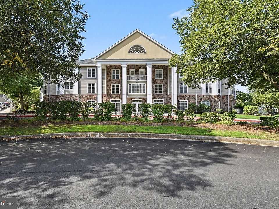 1st image of 600 Squire Ln APT 2H
