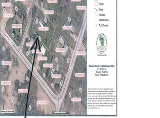 N7680 2nd St, Eland, WI 54427