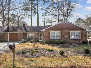 700 Pelham Dr, Newport News, VA 23608