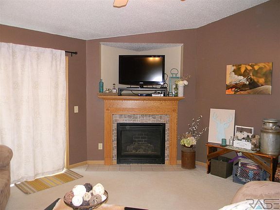 2nd image of 7430 S Louise Ave APT 302