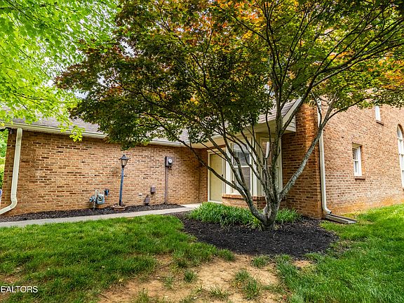2nd image of 10421 Ravenbrook Ln